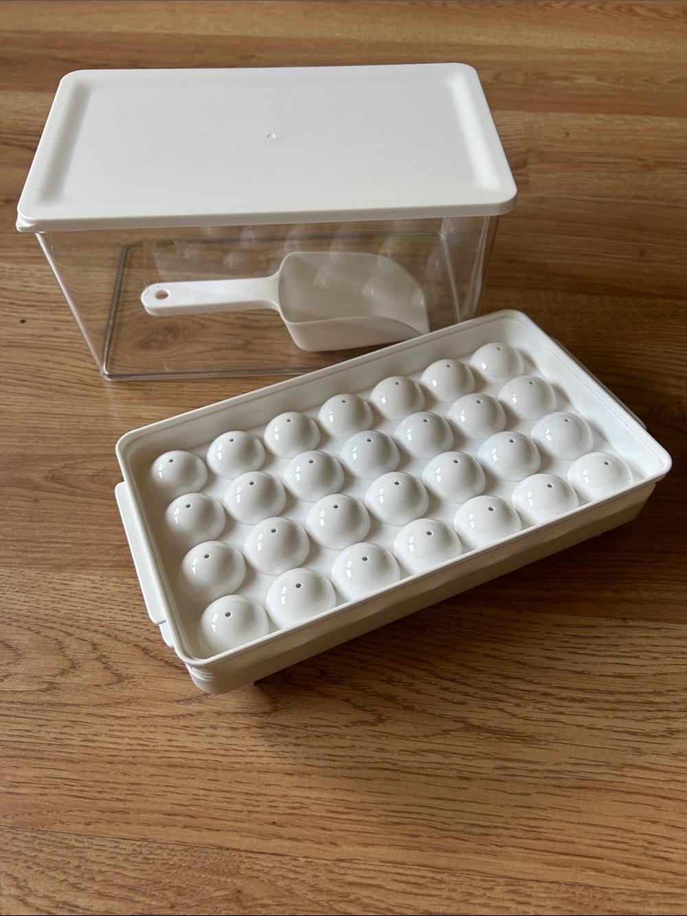 White Ice Storage Tray with Lid and Scoop - Kitchen Organizer